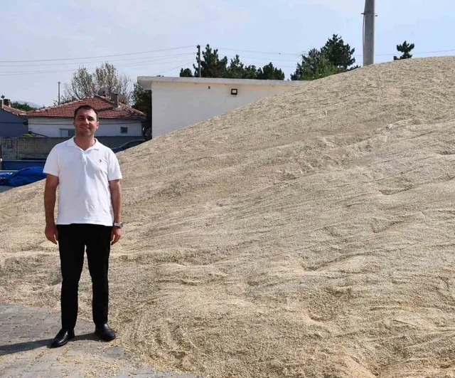 Üreten belediyecilik: Beylikova'da 755 ton hububatla bütçeye 11 milyon lira katkı