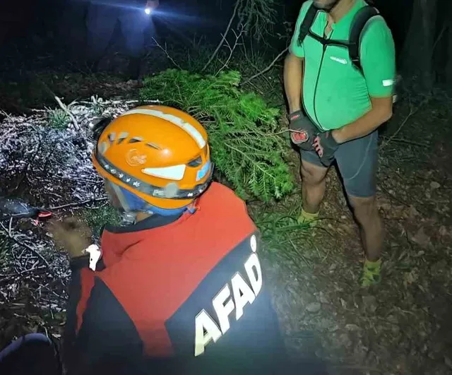 Ushum Vadisi'nde mahsur kalan bisikletli dronla kurtarıldı
