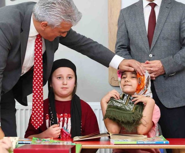 Vali Makas'tan kültür mahallesi'nde yaz kursu ziyareti