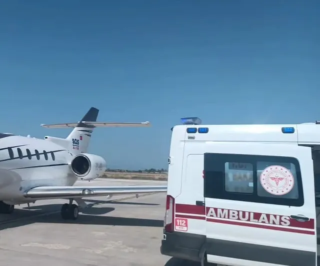 Van'da sağlık ekiplerinin koordinasyonuyla uçak ambulansla Ankara'ya sevk edilen 1 aylık bebek