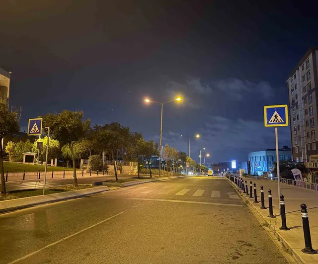 Yaya geçidinde hayatı değişti: elektrikli scooterla geçen 18 yaşındaki genç ağır yaralandı