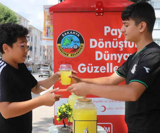 Yaz tezgahında hayal kuran genç girişimci: limonatadan kafe hayaline