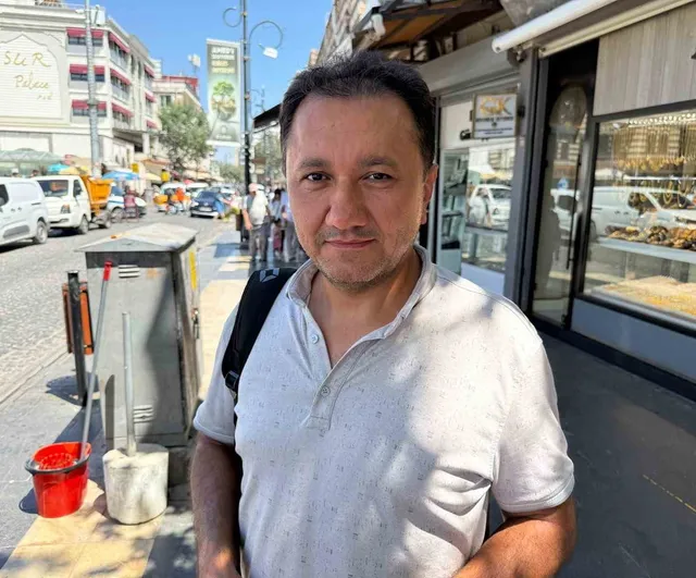 Yazın 32 yılın tanığı Diyarbakır'ın meyan kökü tezgahı