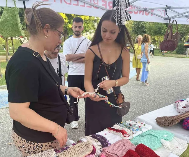 Yunusemre'de kadın el emeği gece pazarı dayanışma ve üretimi öne çıkardı