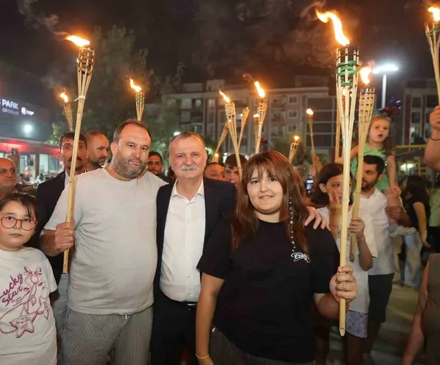 Yunusemre’de zafer türkülerine dönüşen 30 ağustos gecesi
