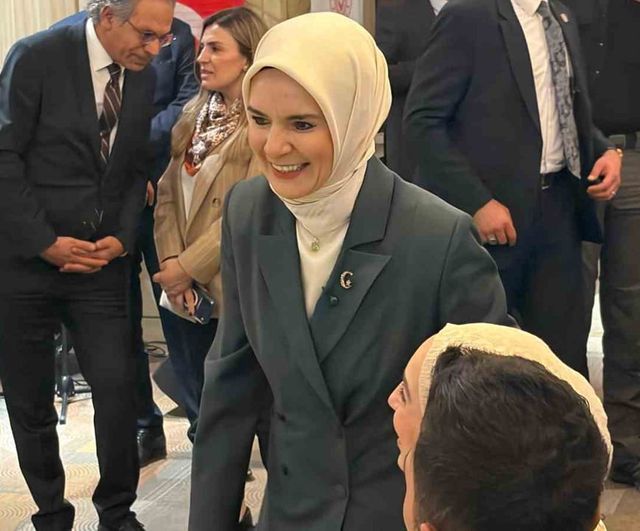 Aile ve gençlik fonu ile 222 bin gencin evlilik desteği yaygınlaştırılıyor