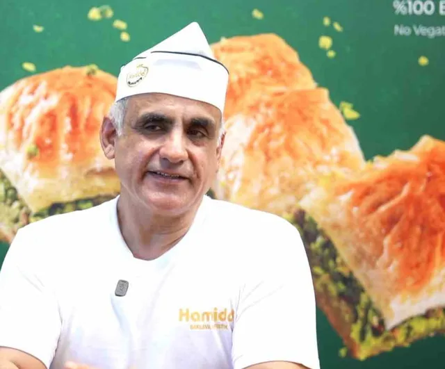 Amerikan aksanıyla Gaziantep baklavasını dünyaya anlatan girişimci