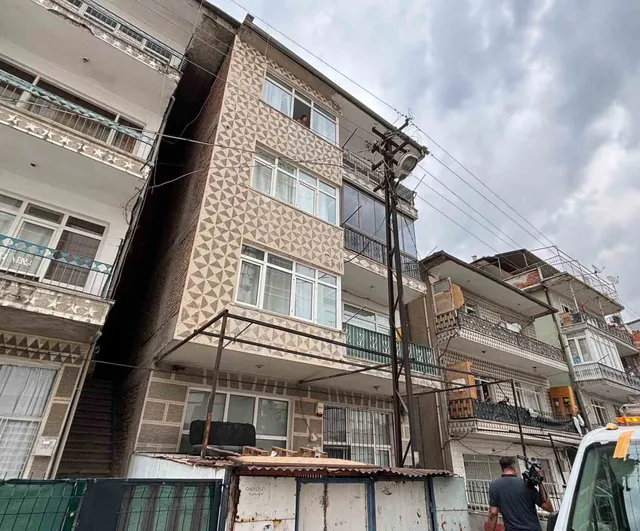 Ankara'da tartışma sonrası üç kişiyi öldüren zanlının komşusu olay anını ve son sözlerini anlattı