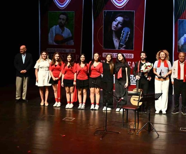Antalya'da 15 yılın akoru: dünyaca ünlü gitaristler Türkan Şoray'da buluşuyor