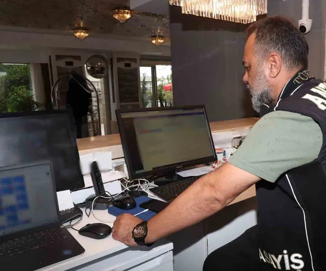 Antalya'da günübirlik konaklama ve araç kiralamada kapsamlı denetim