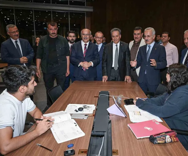 bakanın malatya gezisinde şehir kütüphanesi öne çıktı