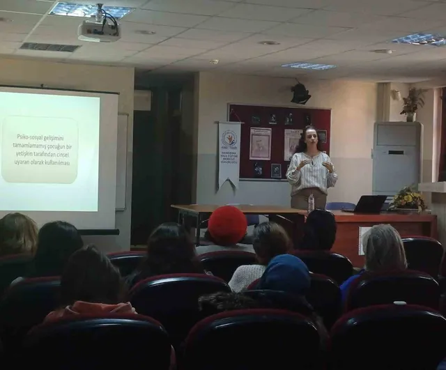 bandırma'da aile yılıyle eğitim odaklı dönüşüm: kadınlar sanayide, veliler güçleniyor