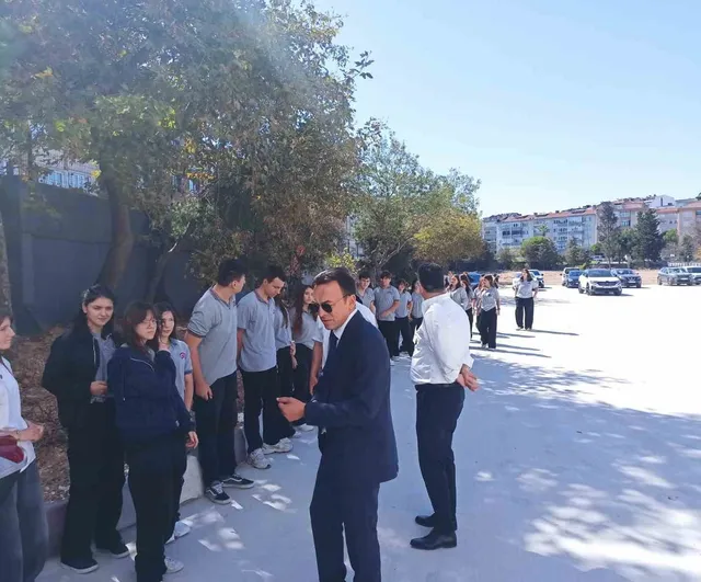 Bandırma’da iki eğitim kurumu modern binalarında ders zili çaldı