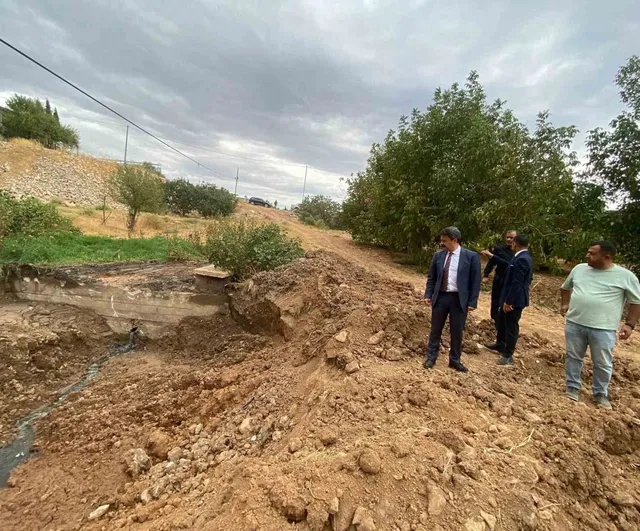 Besni'de Karagüveç köyünde altyapı dönüşümü: kanalizasyon çalışmaları sürüyor