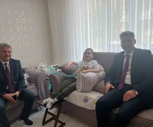 Beyşehir'de evde eğitim gören öğrencilerle yüz yüze takip ve destek