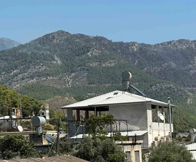 Bozyazı Tekmen'de çıkan orman yangını geniş katılımla kontrol altına alındı