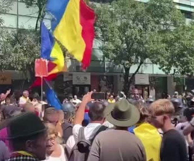 bükreş’te canlı küçükbaş ihracatı yasağı protestosu çatışmaya dönüştü