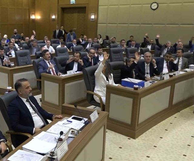 Bursa'da toplu ulaşım ücretlerine yüzde 25 zam kararı: elektrikliye geçiş gerekçesi öne çıktı
