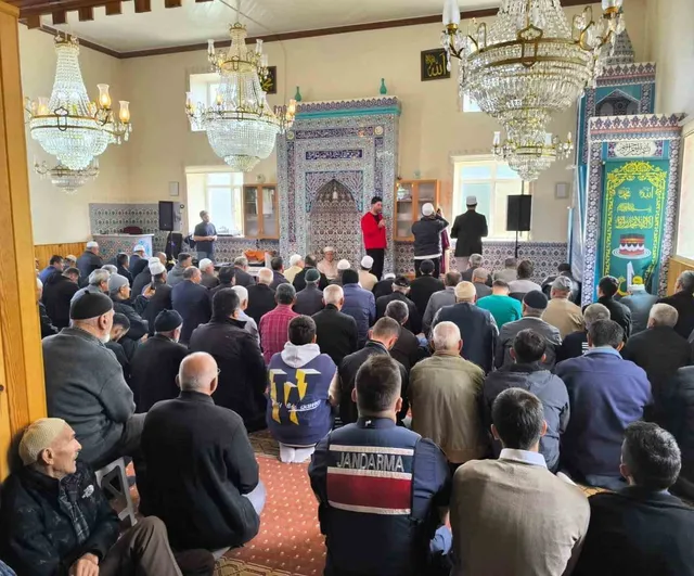 Çele'de yağış engel tanımadı: hacet ve mevlid camide buluştu