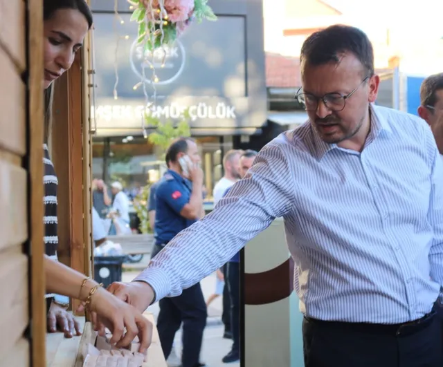 Çivril'de elma festivalinden çikolataya: yöresel ürünler yeni tatlarla tanıtılıyor