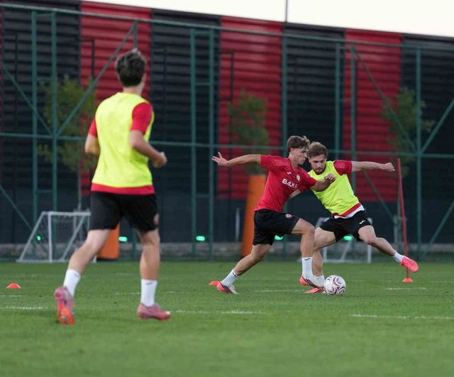 Çorum FK Samsunspor maçı öncesi iki kadroyla çalışıyor