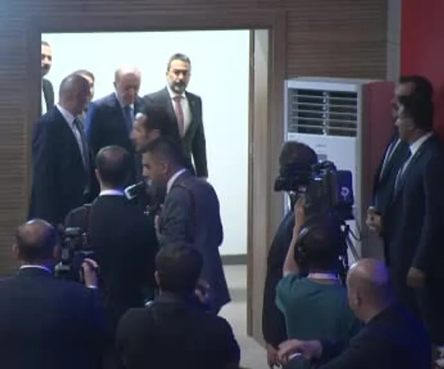 Cumhurbaşkanı Erdoğan eğitim açılışında Çayeli'nden Öteye türküsünü söyledi
