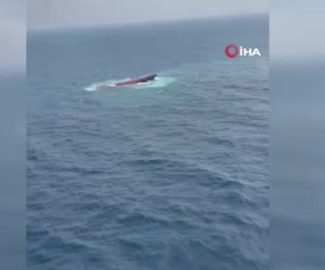 Denizde süren arama: alabora olan gemiden üç yeni cansız beden çıkarıldı