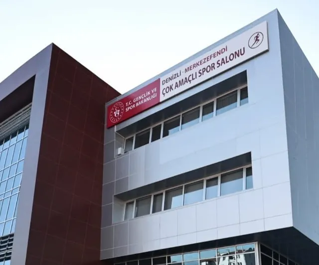 Denizli Çok Amaçlı Spor Salonu yenileme sonrası sporculara kavuştu
