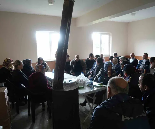 Deresökü'de yangın sonrası yeniden inşa ve destek sözü