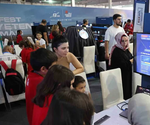 Diyarbakır TEKNOFEST'te teknoloji üreten genç kuşak sahne aldı