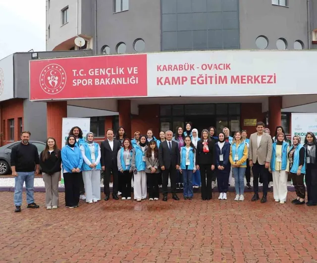 Doğa temelli liderlik: gençlik kamplarında ekolojik okuryazarlık eğitimi