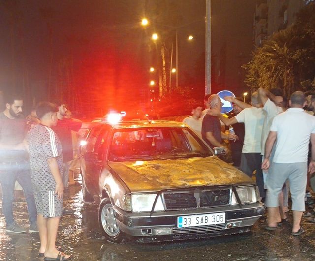 Dönüş manevrası sırasında motor alev aldı, Mersin'de dört kişi yara almadan çıktı
