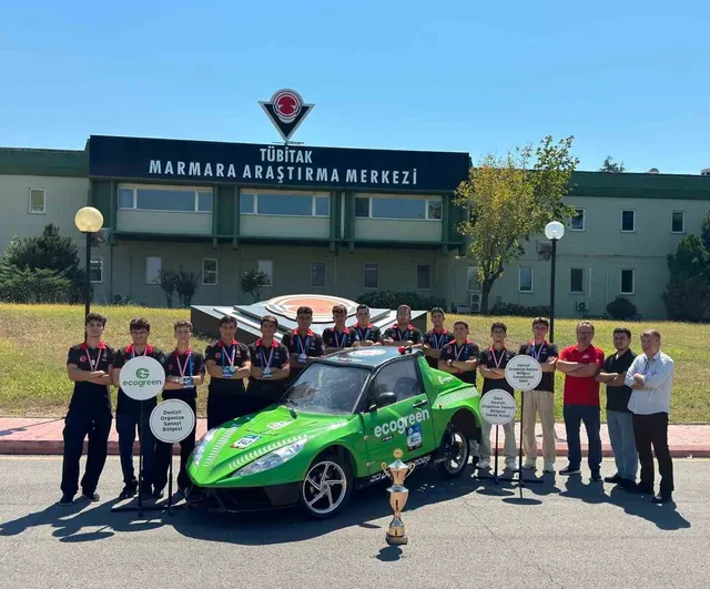 Dostek Koleji TEKNOFEST'te üniversitelerle aynı platformda Türkiye ikincisi oldu
