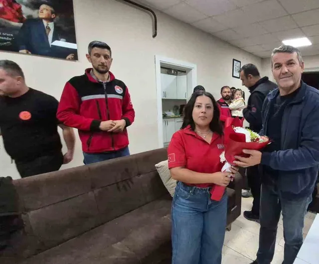 Dostluğu pekiştiren sürpriz: DAKE gönüllülerinden Düzce itfaiyesine kutlama