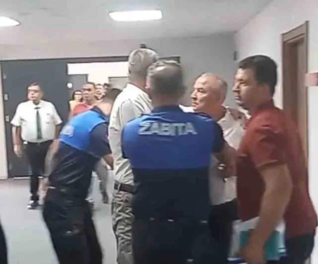Edirne meclisinde toplantı sonrası sözlü tartışma arbedeye dönüştü