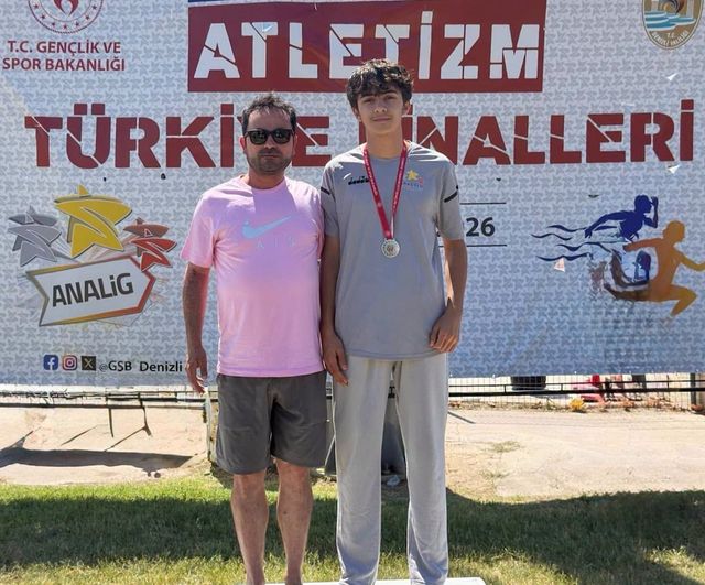 Erzincanlı atlet Ali Eren Yüksel uzun atlamada gümüşe uzandı