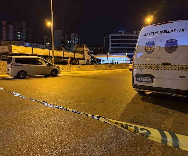 Esenyurt'ta denetim sırasında taksici polise ateş açtı, ardından kendini vurdu