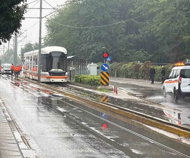 Eskişehir'de enerji beslemesindeki arıza tramvay trafiğini etkiledi