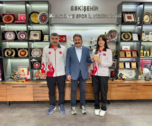 Eskişehir'in gururu Rabia Şafak'tan dünya üçüncülüğü