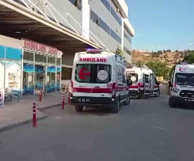 Fabrikada dışarıdan sipariş edilen yemekten 20 işçi zehirlendi