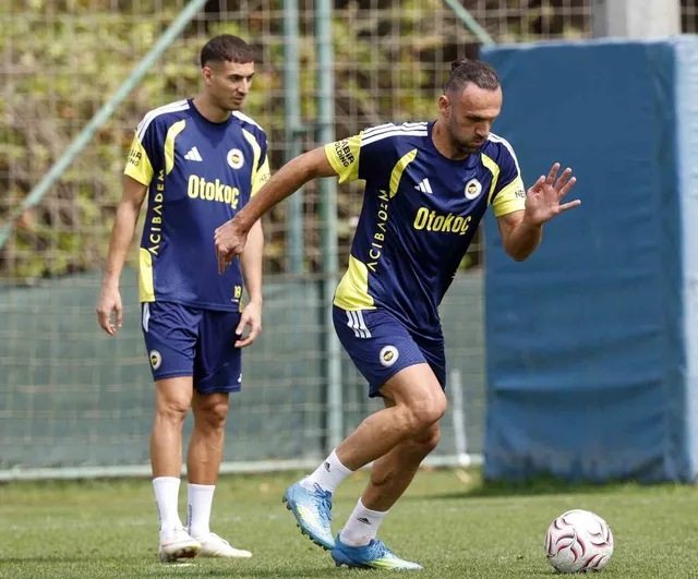 Fenerbahçe Can Bartu Tesisleri'nde son idmanını tamamlayıp Gaziantep'e gidiyor
