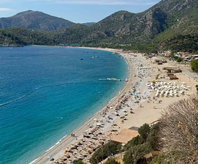 Fethiye'de yaz henüz vedalaşmadı: sahillerde hareketlilik sürüyor