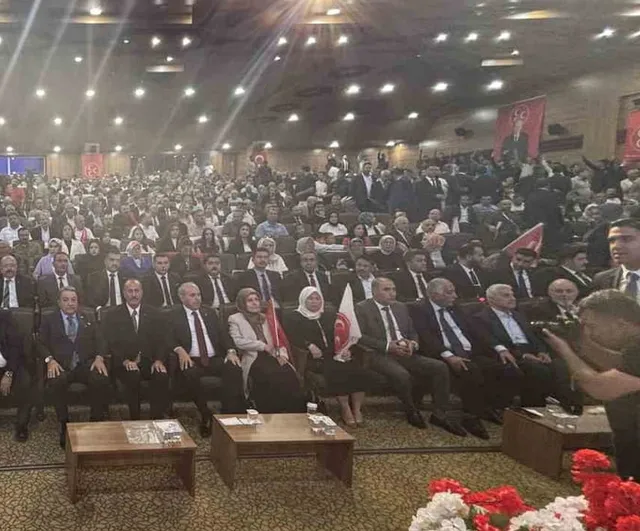 Gaziantep'te yeni dönem: Mehmet Sait Kılıç il başkanı seçildi