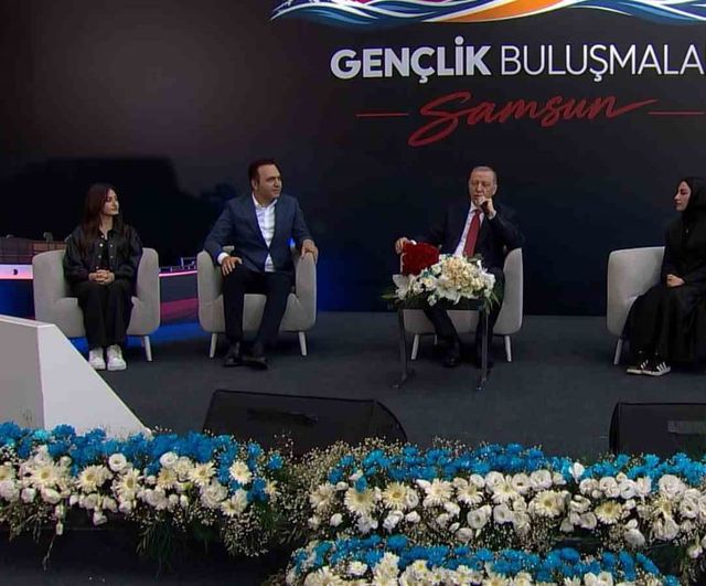 Gençlere seslendi: Erdoğan huzur temelli terörsüz Türkiye ve Mekke paktını anlattı