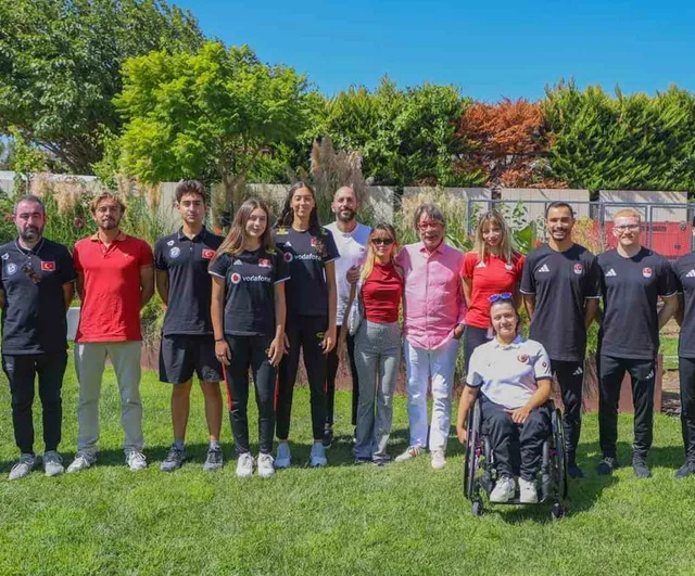 Göztepe'nin olimpik elçileri Sepil'le aynı masada