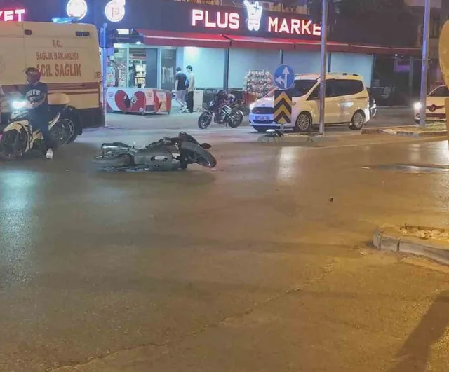 Güllük caddesi'nde çarpışma: motosiklet sürücüsü hastaneye kaldırıldı