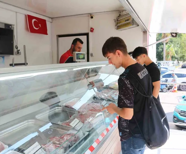 Halk et mobil tırı ilçelerde güvenilir ete erişimi kolaylaştırıyor