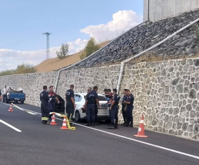 Hayrabolu'da seyir halindeki araca silahlı saldırı: sürücü yaşamını yitirdi