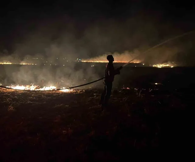 Hızlı müdahale sayesinde Reyhanlı'daki anız yangını çevreye sıçramadan söndürüldü