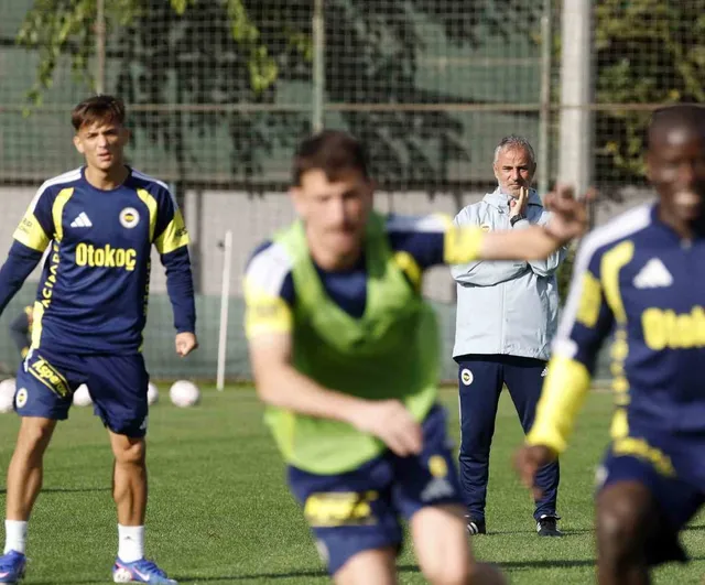 İdman temposu arttı: Fenerbahçe Çaykur Rizespor maçı öncesi saha ve salonda çalıştı